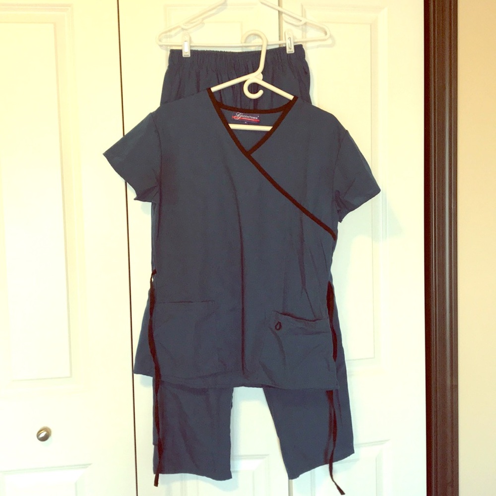 Scrubs blue w/ black trim - Medium